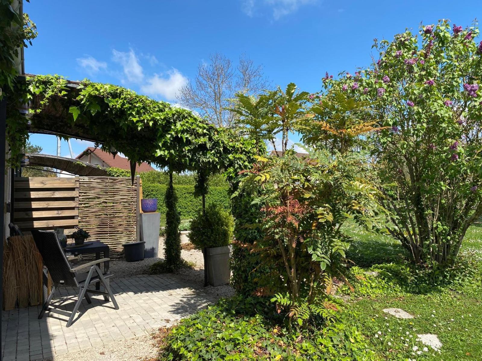 Gite Et Studios Les Barongeres Farges-les-Chalon ภายนอก รูปภาพ