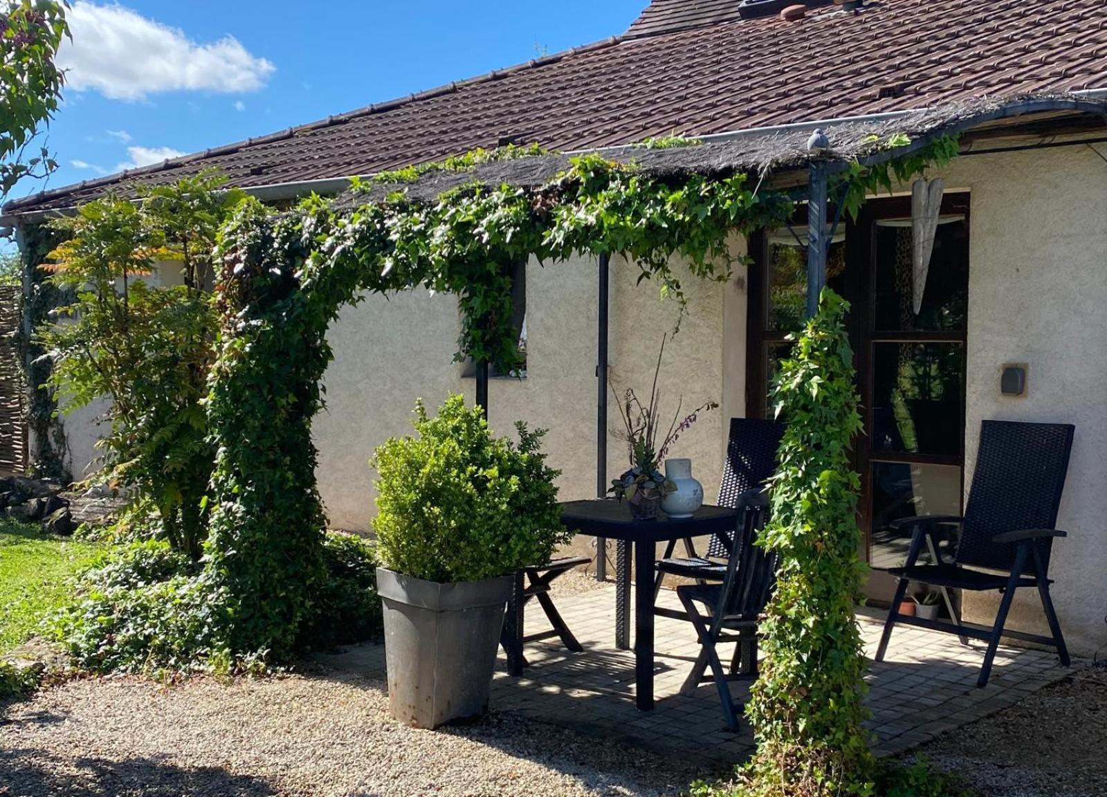 Gite Et Studios Les Barongeres Farges-les-Chalon ภายนอก รูปภาพ